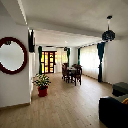 Hotel Casa Alex Curtea de Argeş Exteriér fotografie